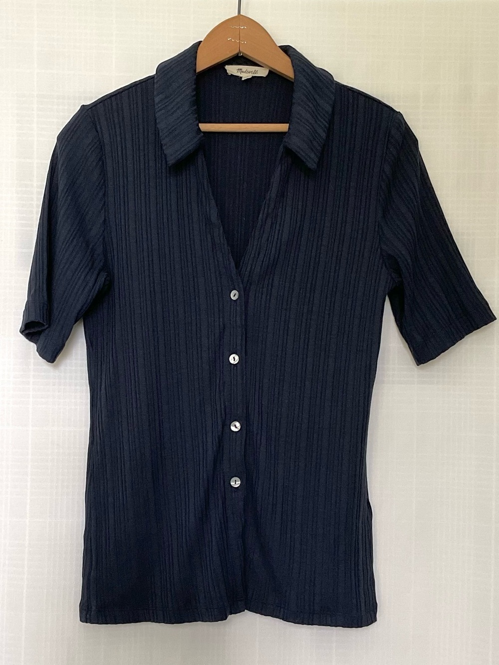 Madewell Navy Short-Sleeve ribbed  Button-Front Shirt with collar